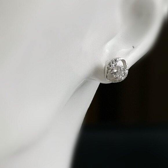CZ Sterling silver stud earrings - Picture 2 of 5